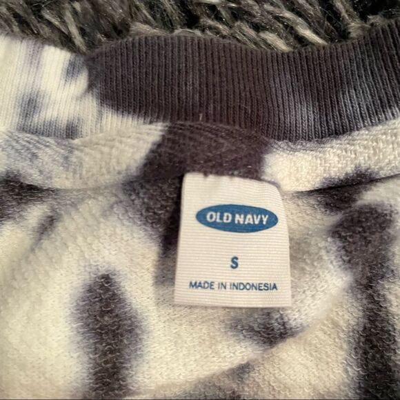 Old Navy Tie Dye Pullover Crew - Picture 3 of 3